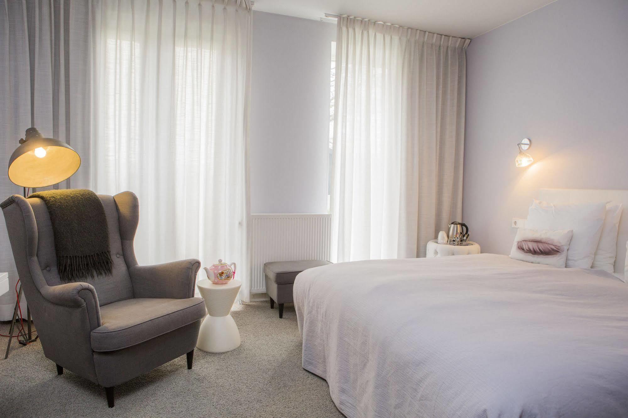 สตัดส์วิลลา โฮเต็ล โมเซค เดนฮาก Hotel กรุงเฮก ภายนอก รูปภาพ